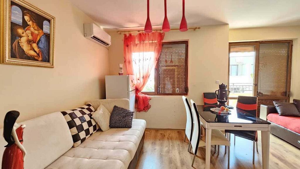 Property photo 2 of 21