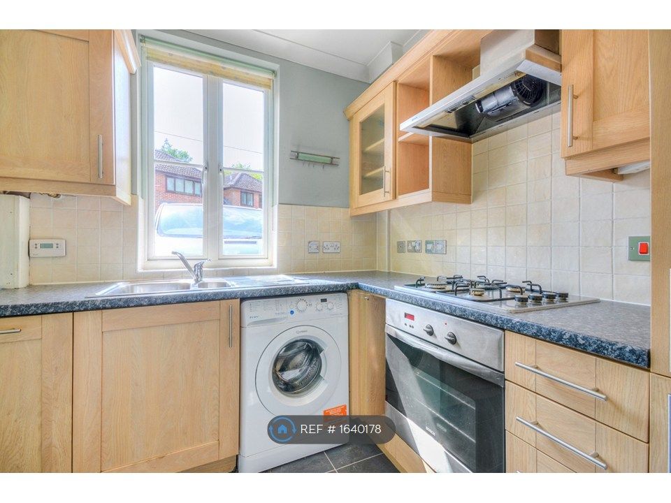 Property photo 2 of 14 Kitchen