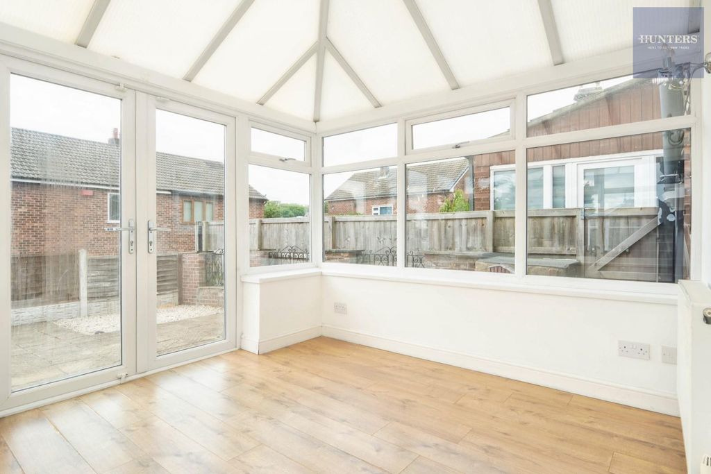 Property photo 3 of 14 Conservatory