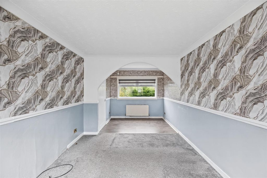 Property photo 3 of 14 Brankston Avenue-7.Jpg