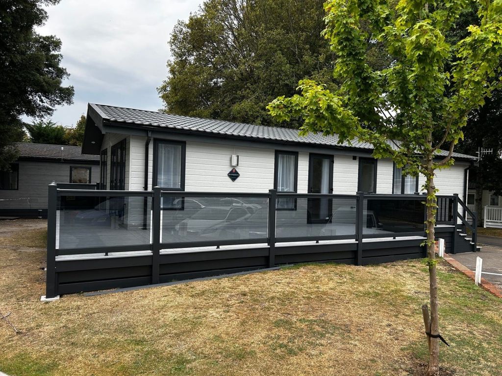 Property photo 1 of 7 - Sunseeker Stonegate For Sale