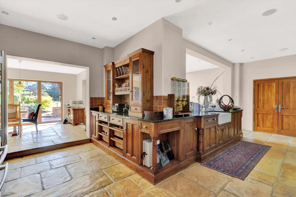 Property photo 1 of 20 Image