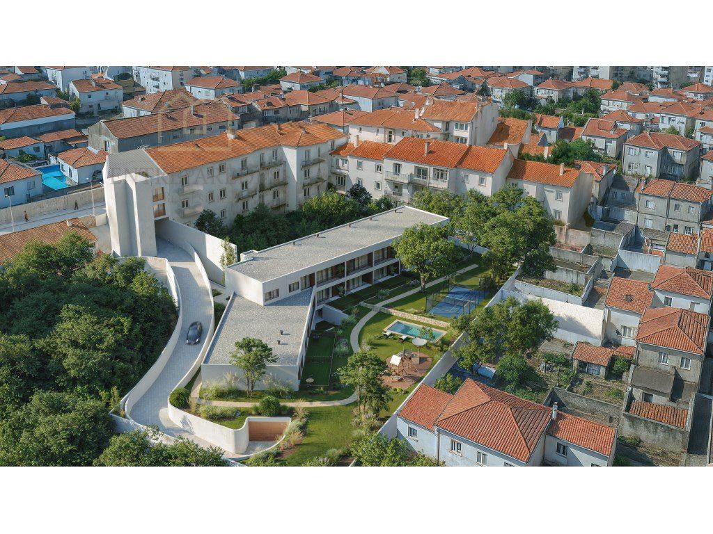 Property photo 1 of 25 2 Bedroom Flat With Balcony To Buy In The Center Of Porto - Oak - Exclusivity, Nature And Sophistication T1, T1+1, T2 And T3