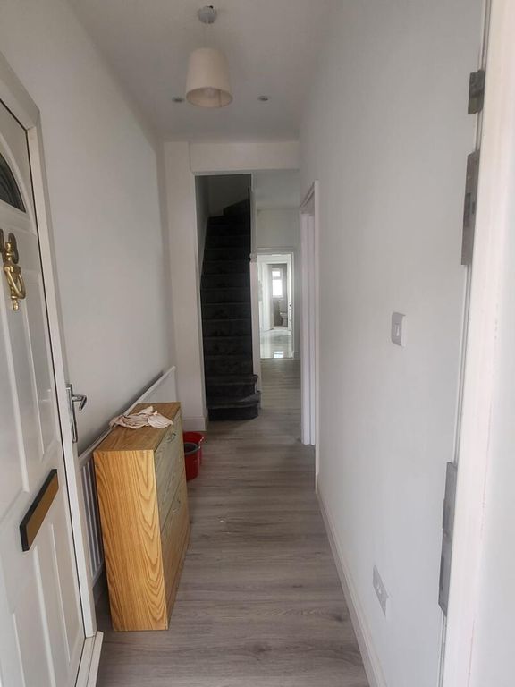 Property photo 2 of 14 Hallway