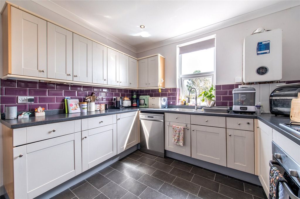 Property photo 3 of 31 Picture 3