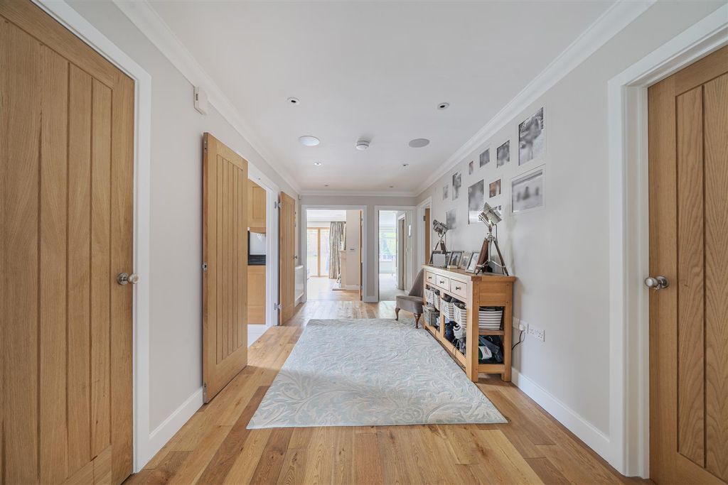 Property photo 2 of 20 1361237-21-68Dd478471610.Jpg