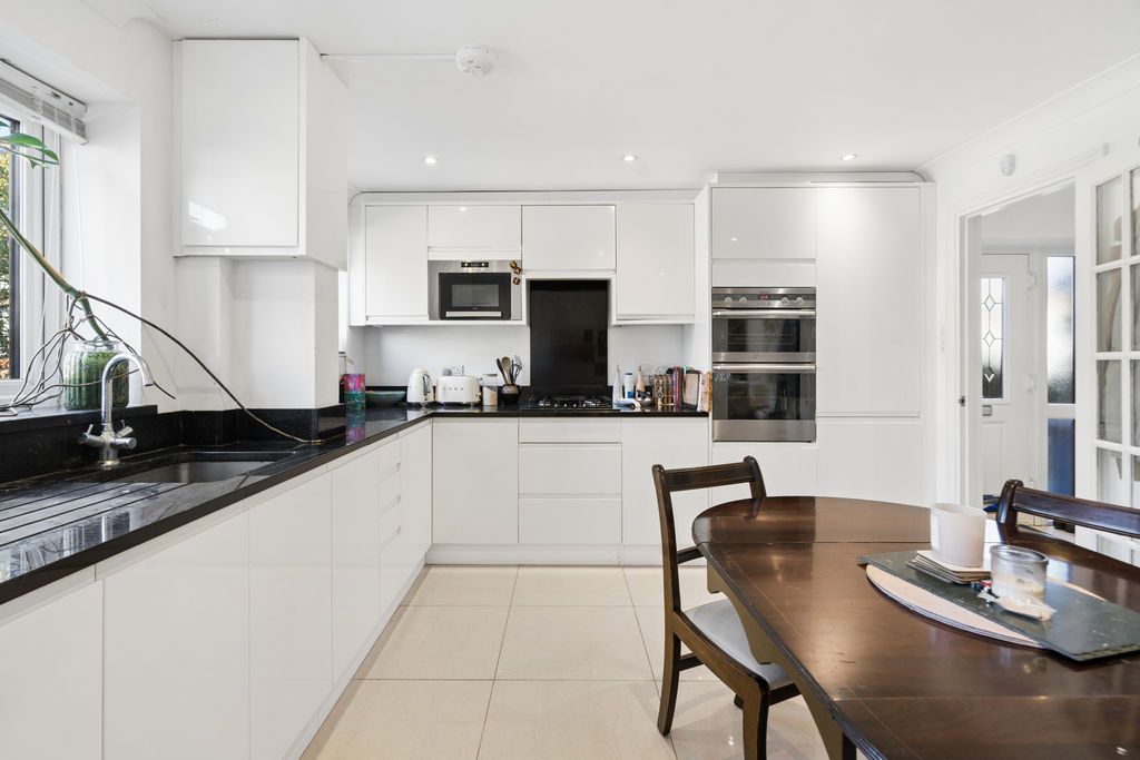 Property photo 2 of 10 Photo 7