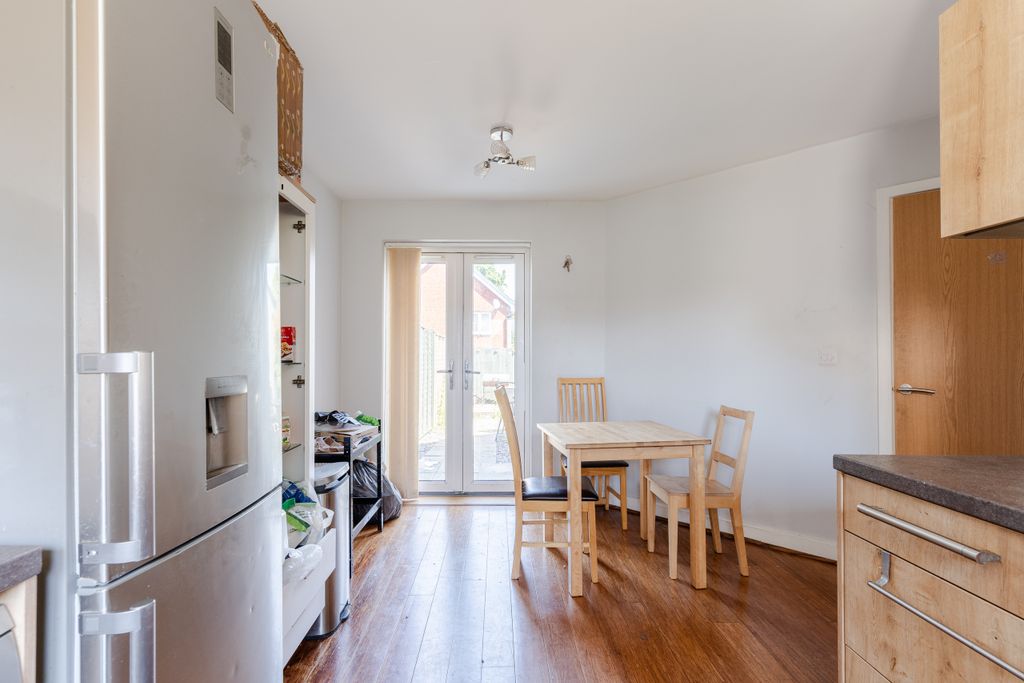 Property photo 3 of 12 A7404144-Hdr-4