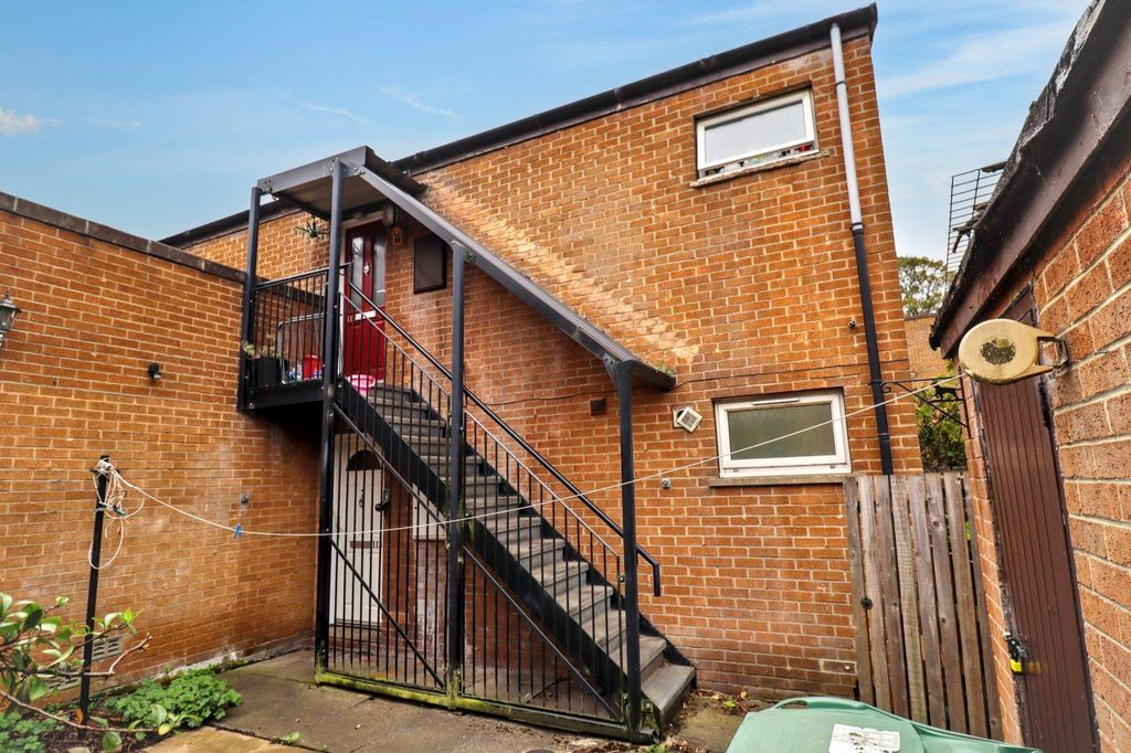 Property photo 1 of 19 113 Firthcliffe Road, Liversedge, West Yorkshire, Wf15 6Hs