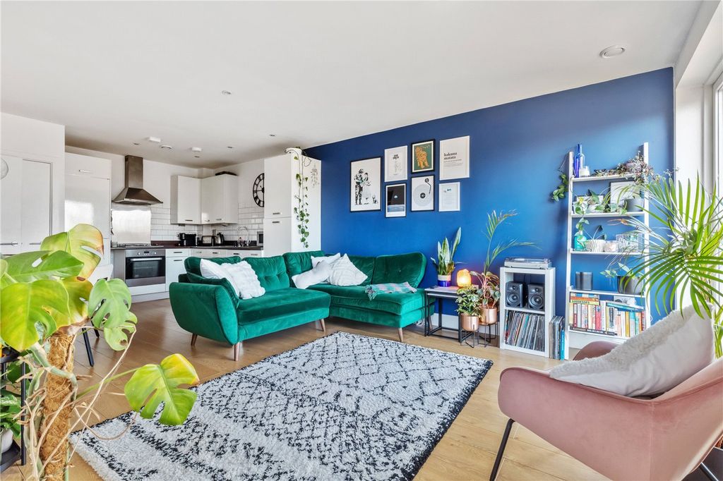 Property photo 1 of 11 Reception Room