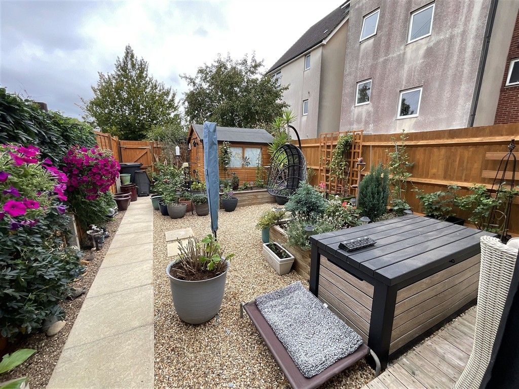 Property photo 2 of 11 New Rear Garden