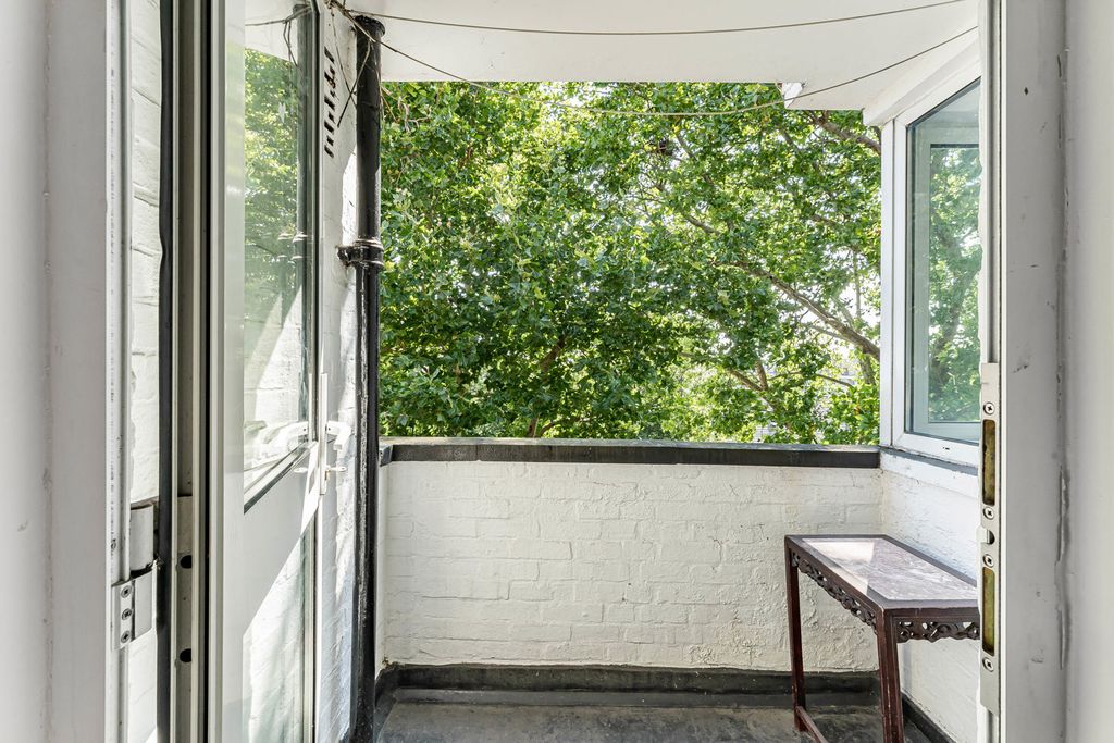 Property photo 3 of 19 Balcony