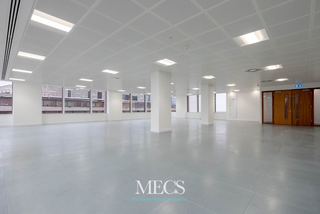 Property photo 1 of 2 4940331