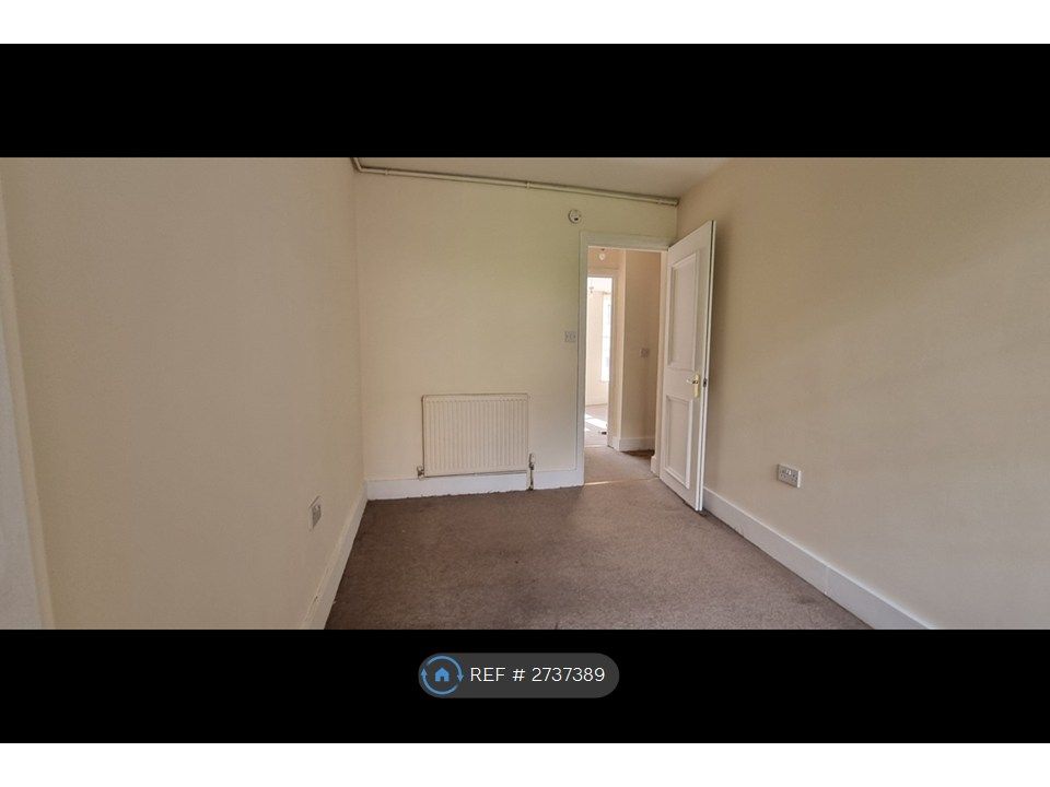 Property photo 3 of 9 Bedroom