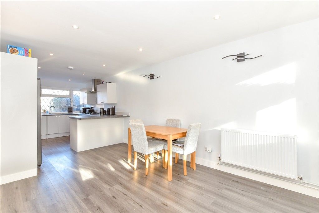 Property photo 3 of 11 Lounge/Diner