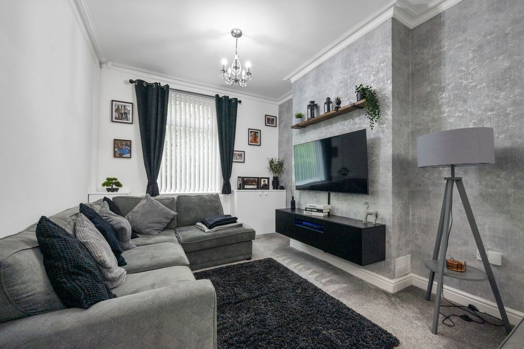 Property photo 2 of 22