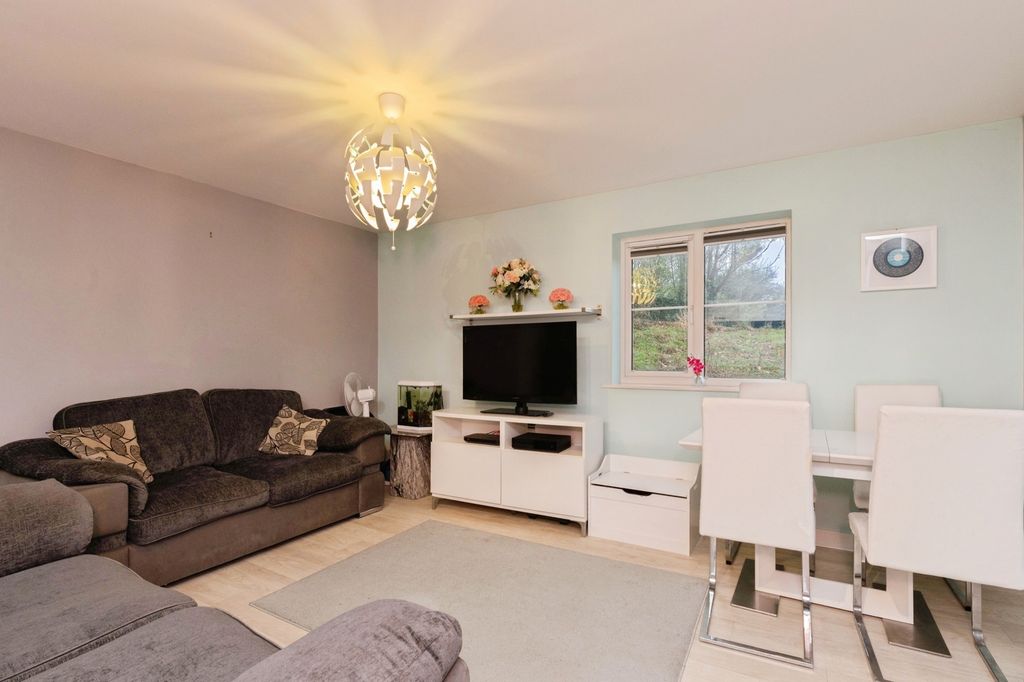 Property photo 3 of 15 Photo