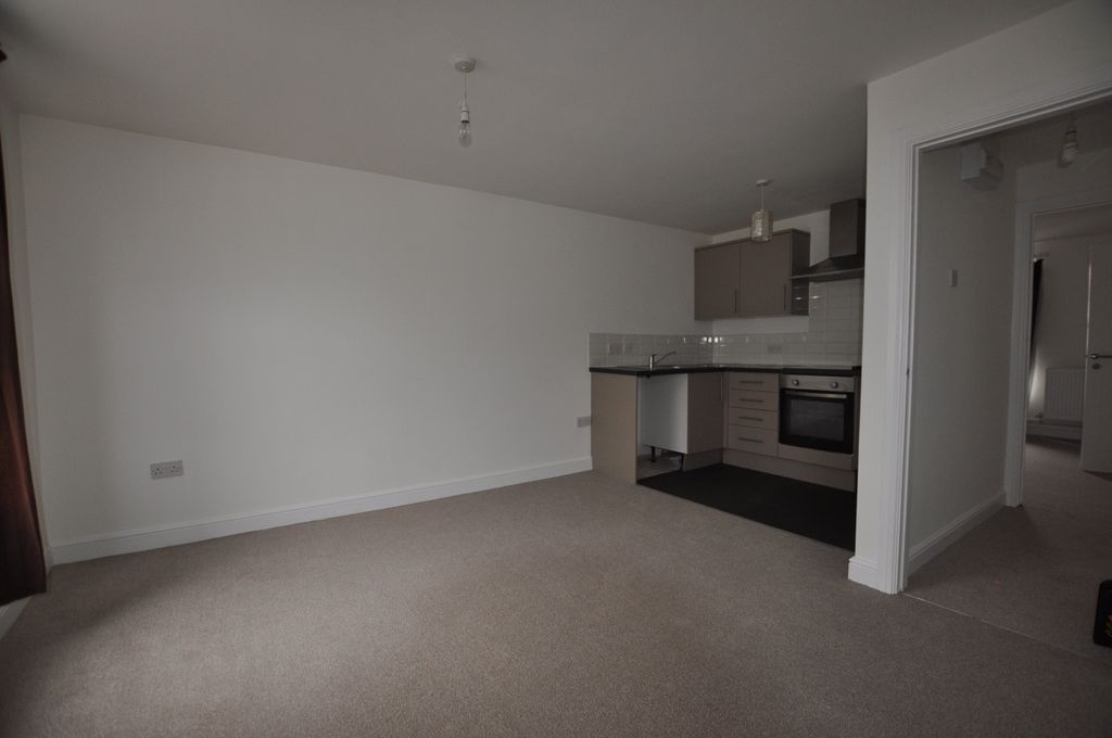 Property photo 2 of 7 006 (1)