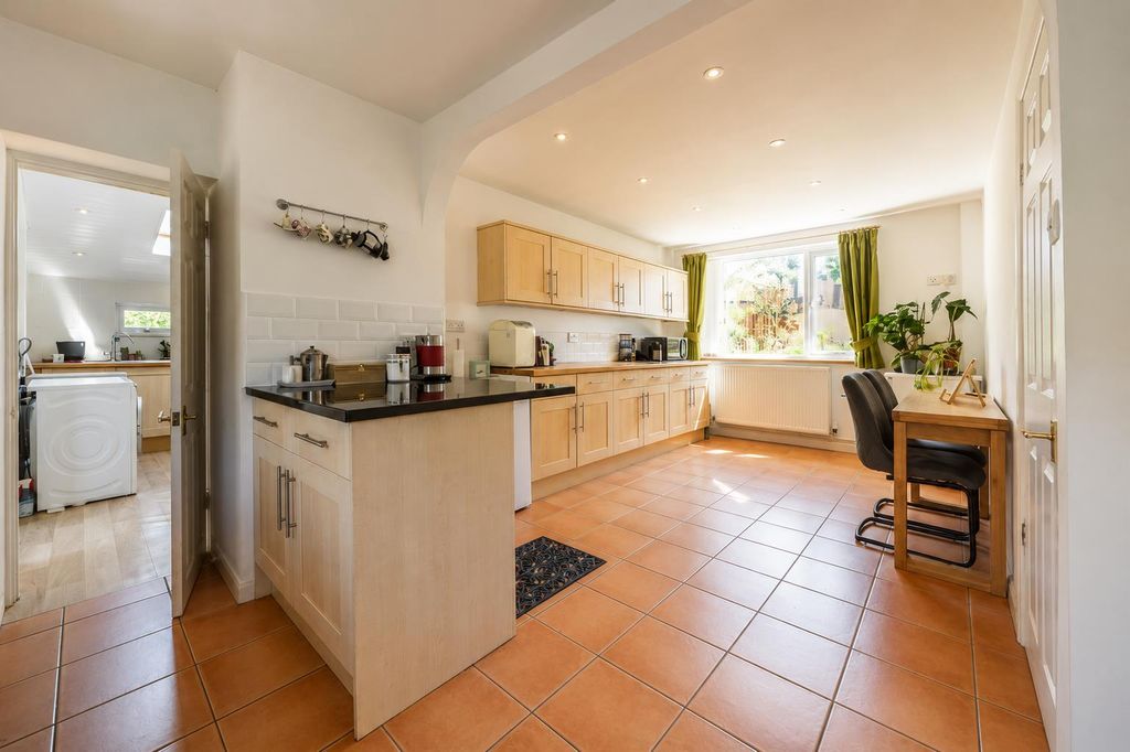 Property photo 3 of 31 15Eef002-Caf9-47E2-A5c4-6d070Fd61Efa.Png