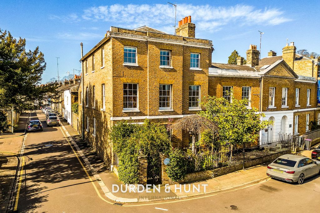 Property photo 1 of 48