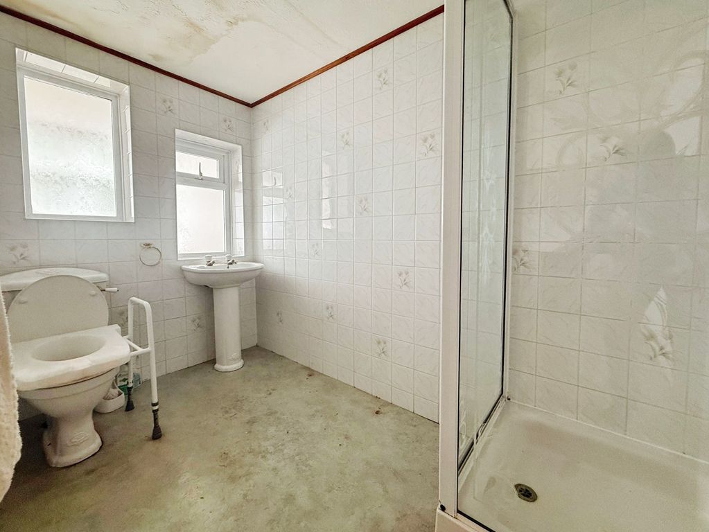 Property photo 2 of 11 Shower Room