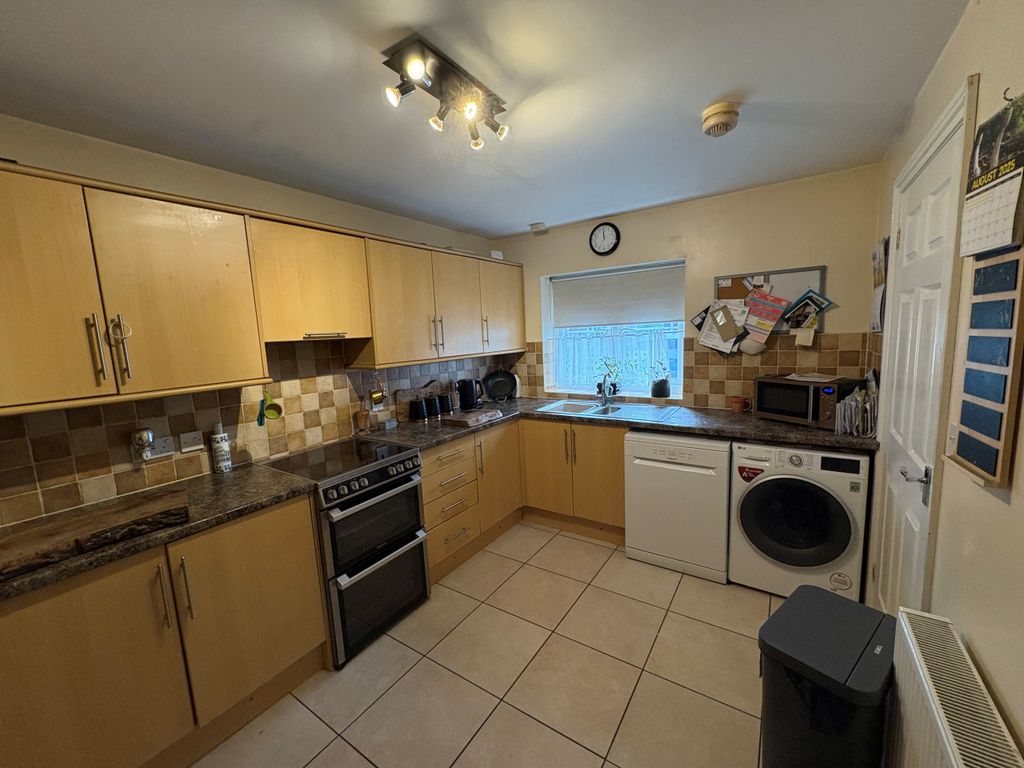 Property photo 2 of 15 Kitchen