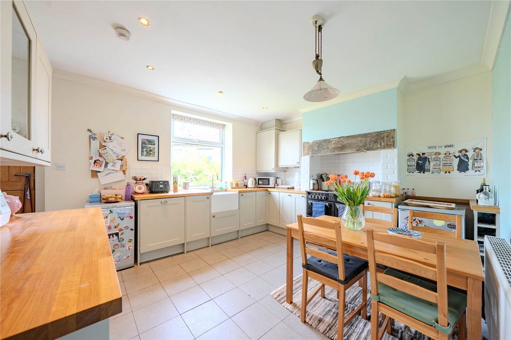 Property photo 3 of 13 Picture No. 02