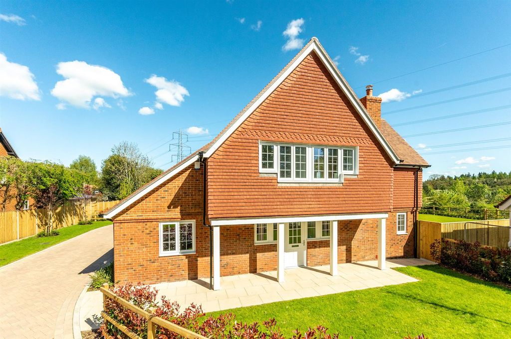 Property photo 1 of 9 Plot 2, Autumn Fields, Newtown, Upper Basildon, Rg