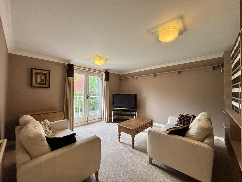 Property photo 2 of 14 Image00011