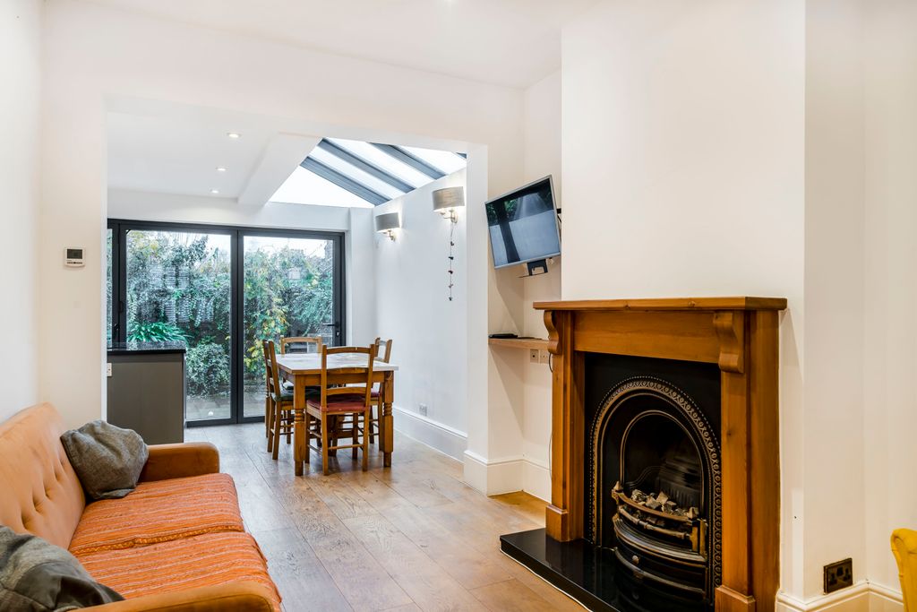 Property photo 3 of 6 Picture No. 10