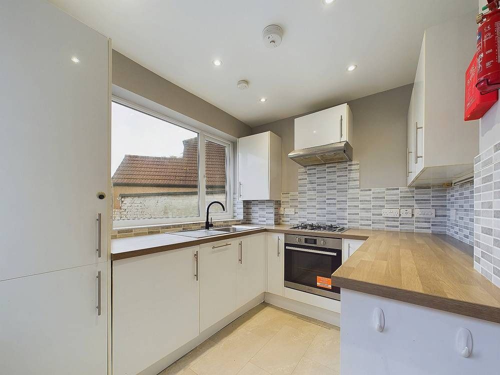 Property photo 2 of 19 3758934