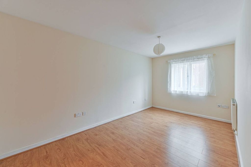 Property photo 3 of 9