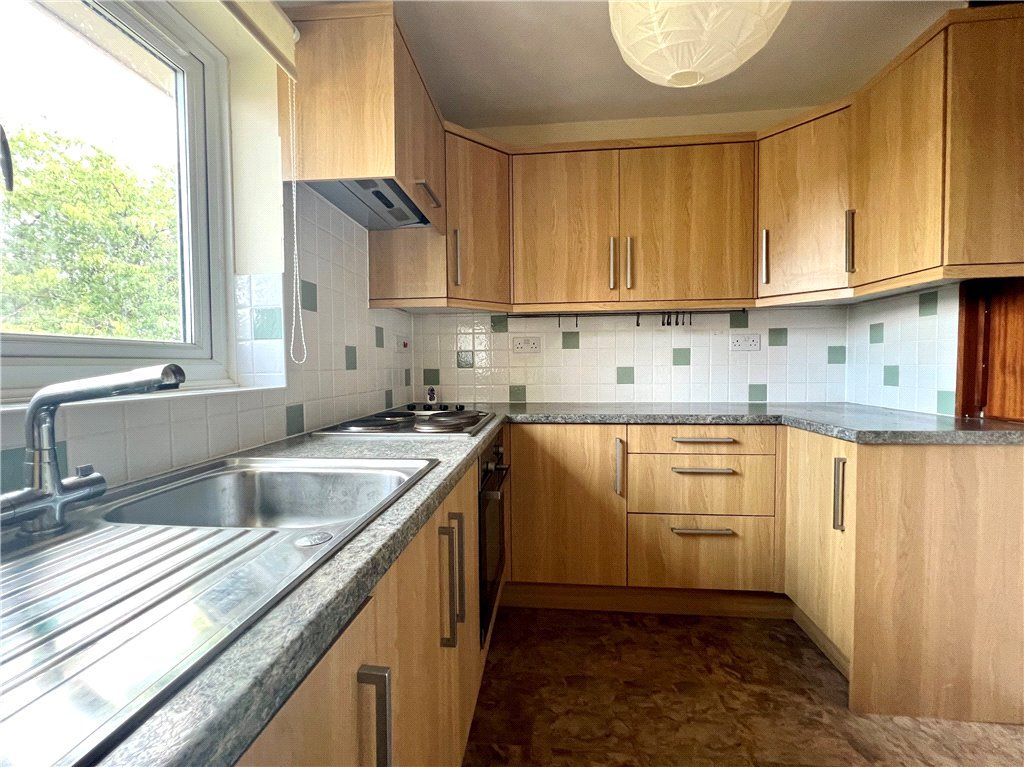 Property photo 3 of 14 Kitchen