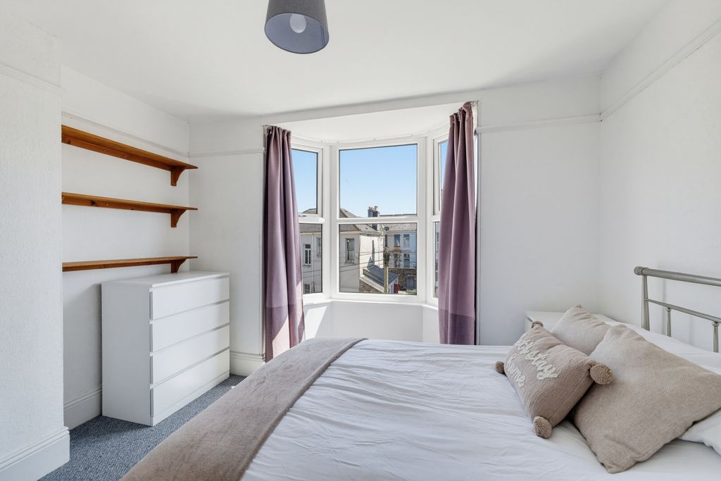Property photo 2 of 7 0041