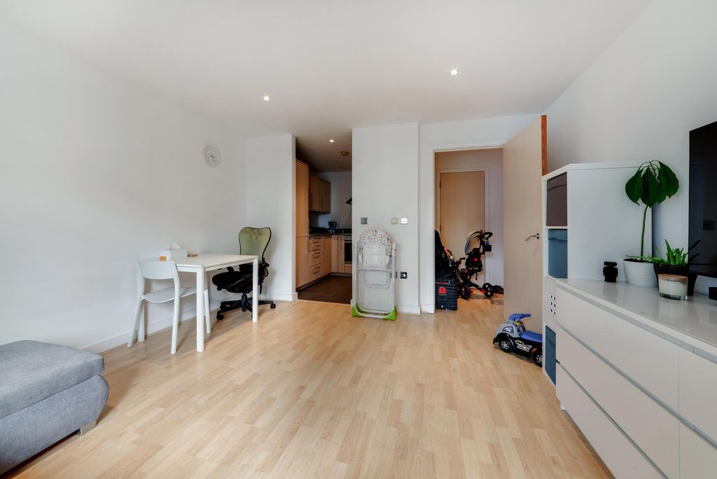 Property photo 3 of 9