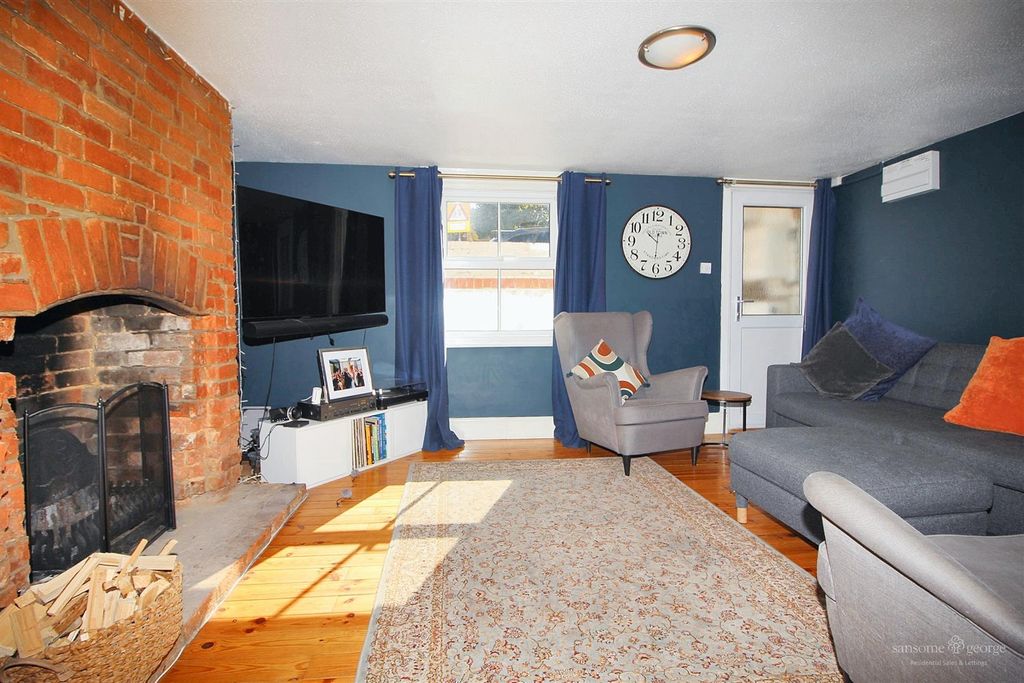 Property photo 3 of 24 Sitting Room