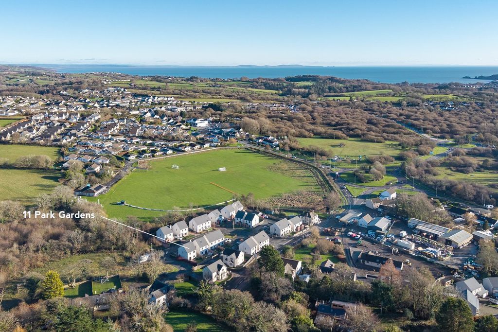 Property photo 2 of 31