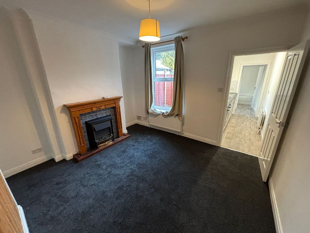 Property photo 3 of 8 Dining Room