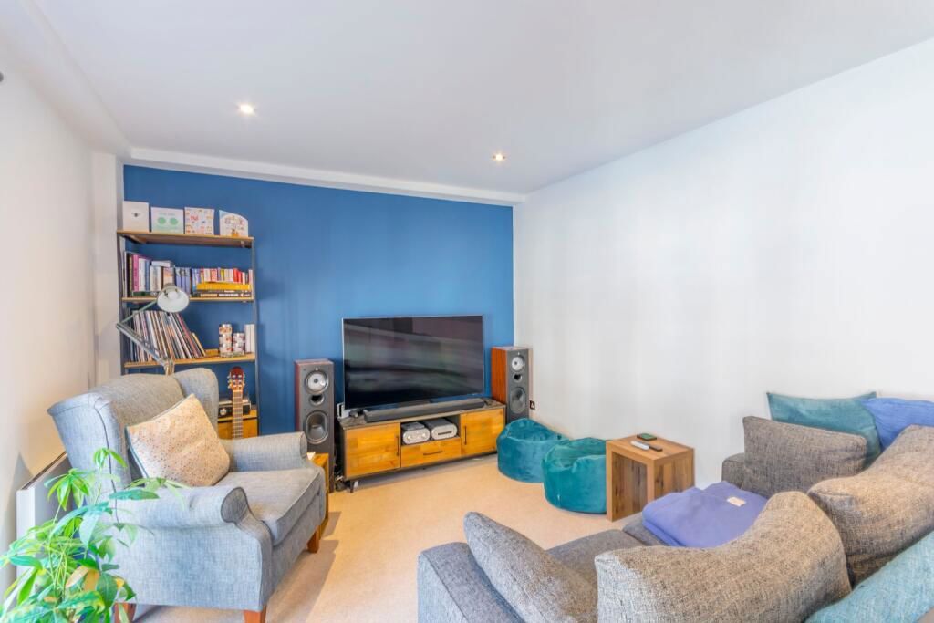 Property photo 3 of 8