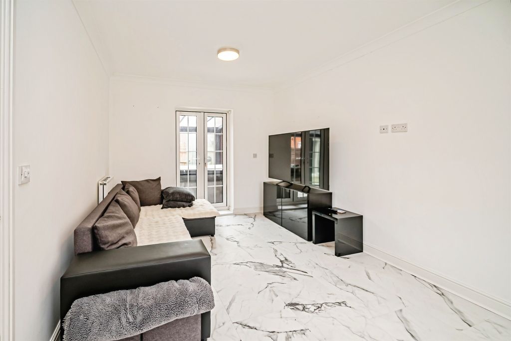 Property photo 3 of 26