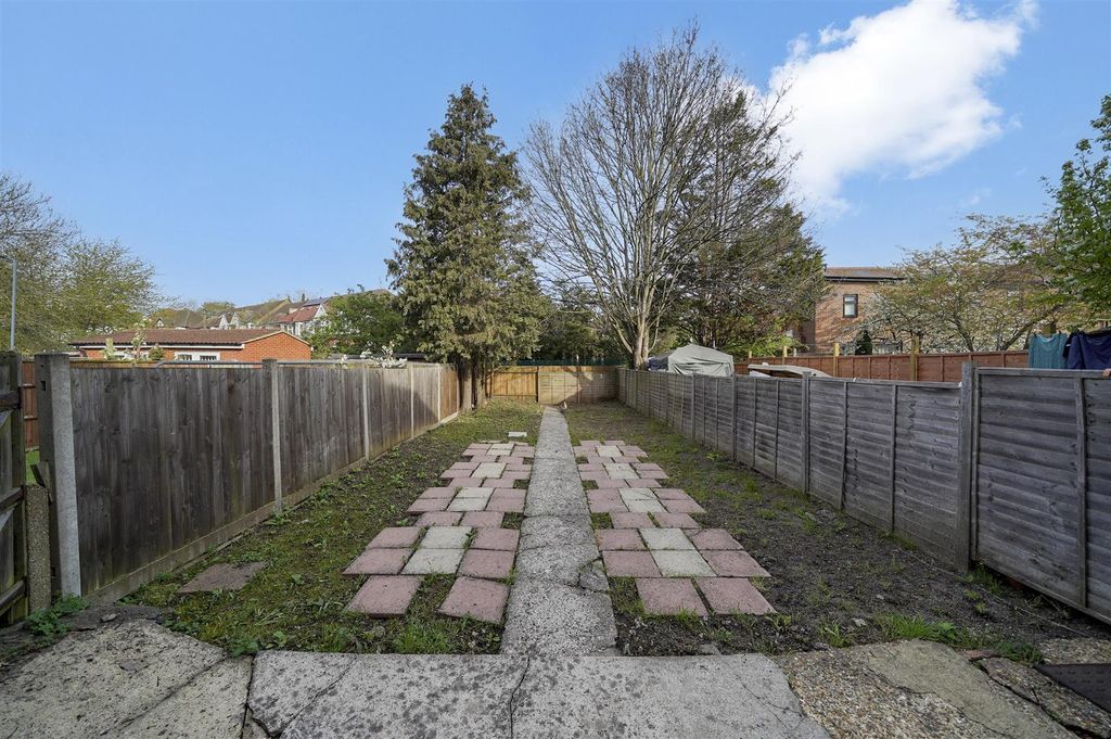 Property photo 3 of 15 9 Southview Avenue - Z4Uftjpztgbigdjenhwq.Jpg