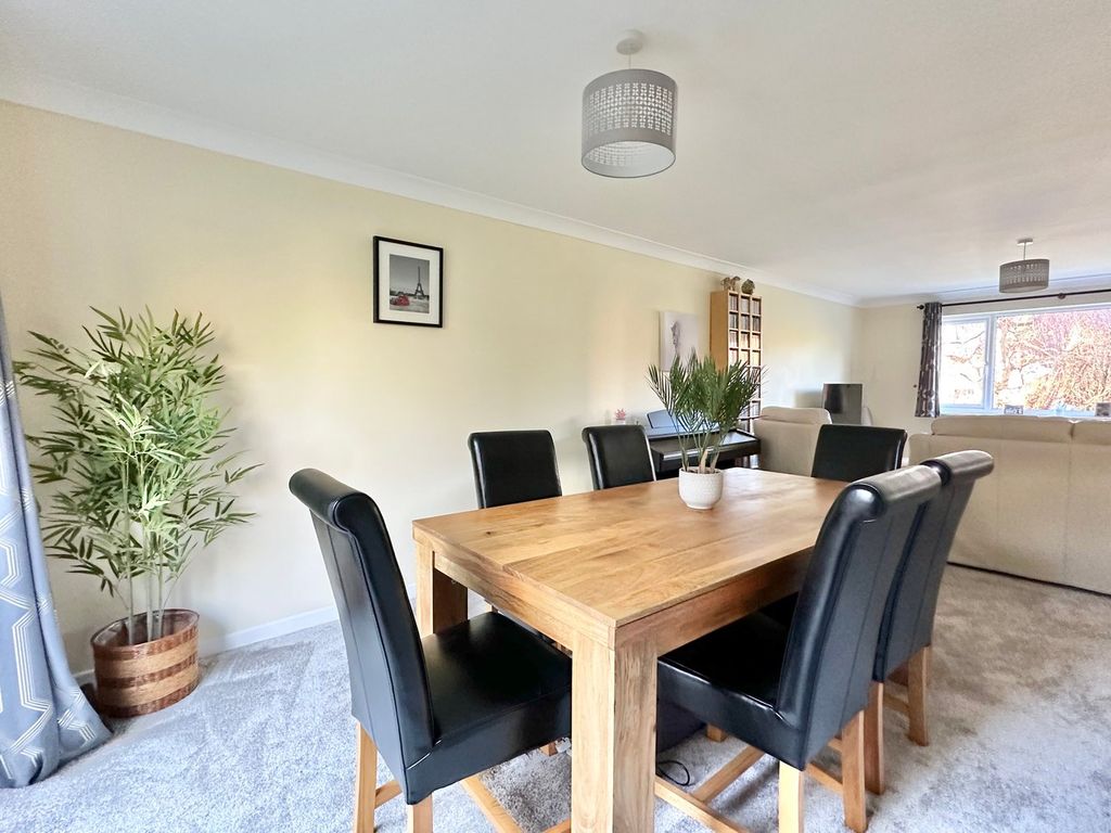 Property photo 3 of 25