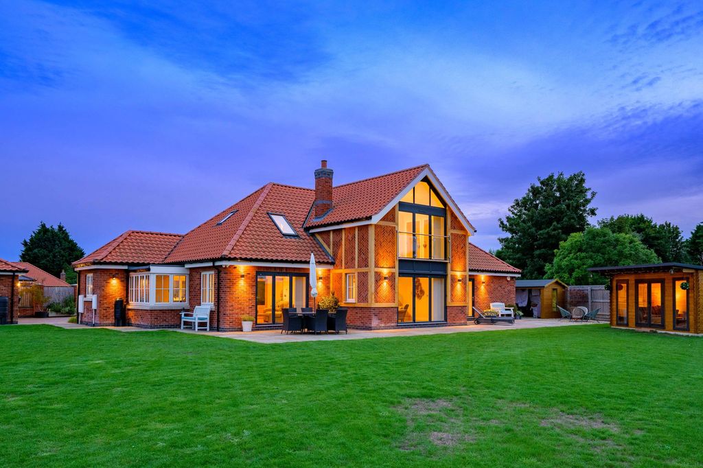 Property photo 1 of 53