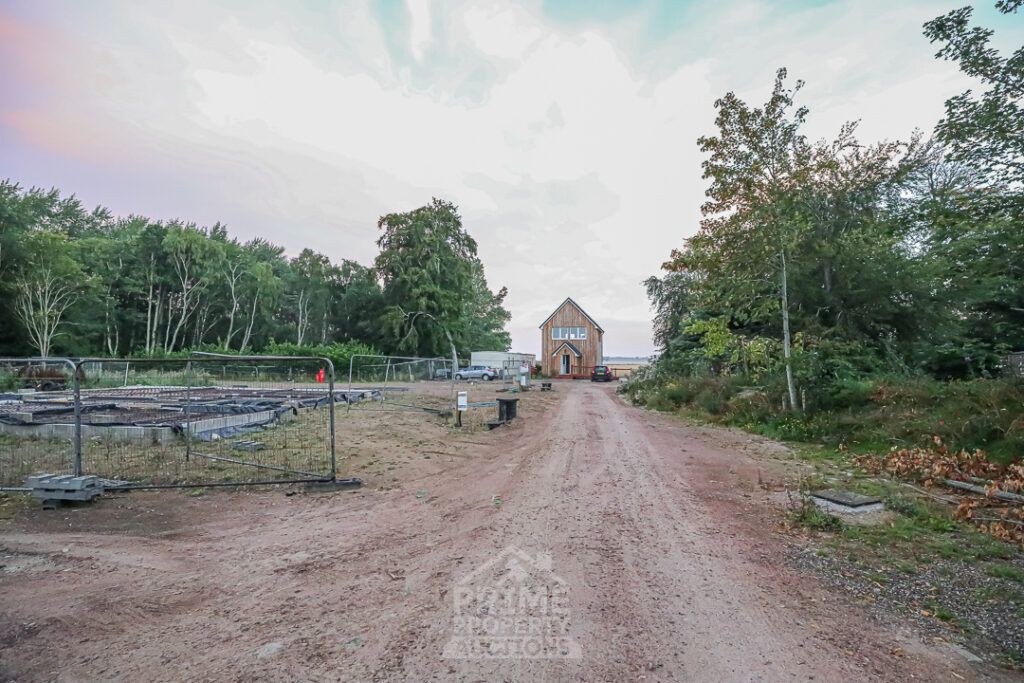 Property photo 2 of 20