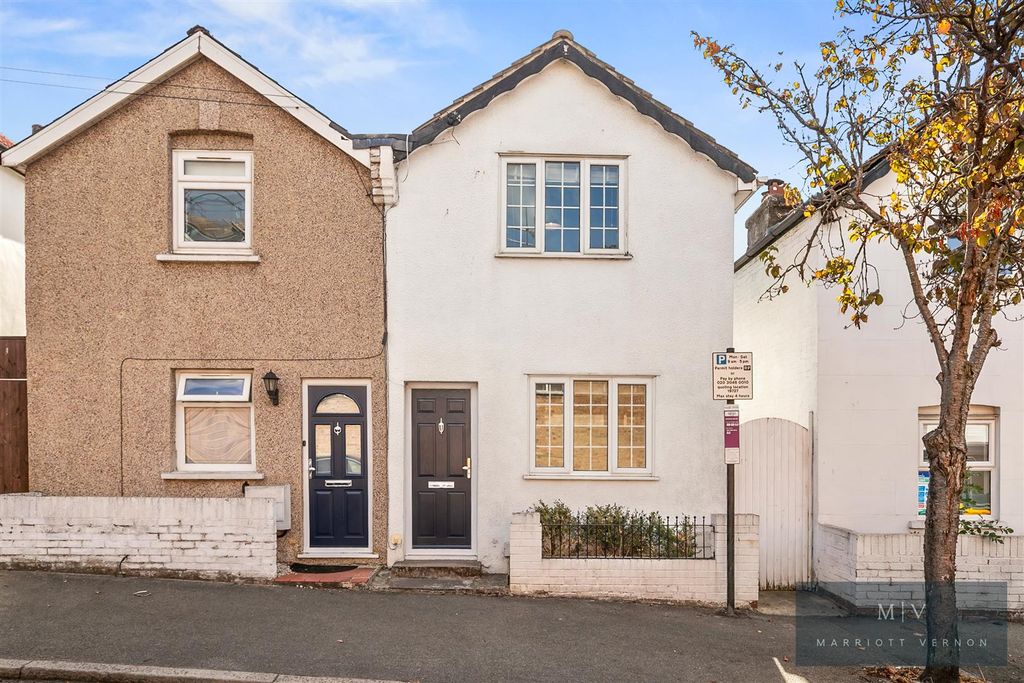 Property photo 1 of 15 Napier Road 42 MV-14.Jpg