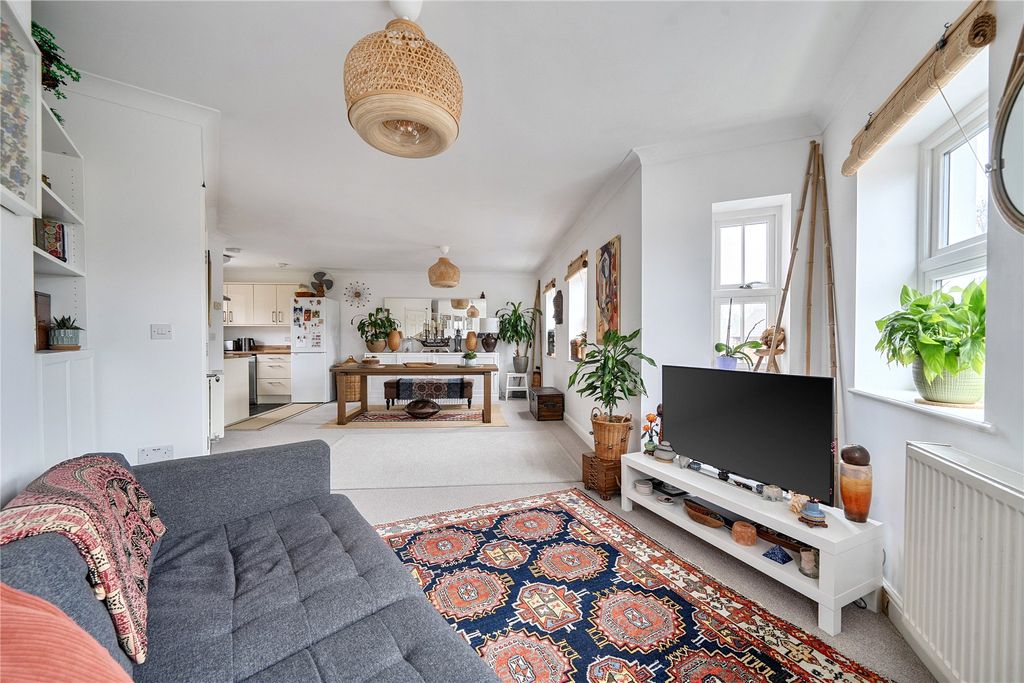 Property photo 1 of 22 Dining Area