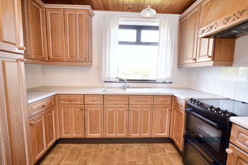 Property photo 3 of 11 Kitchen