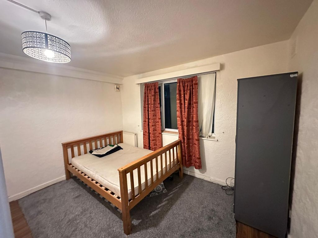 Property photo 1 of 2