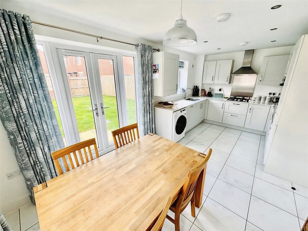 Property photo 3 of 17 Pbox-Img.Jpg