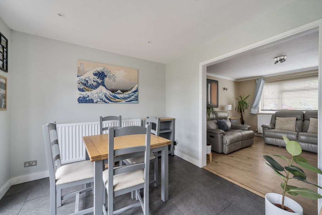 Property photo 2 of 19 1360096-18-68Dfc9...